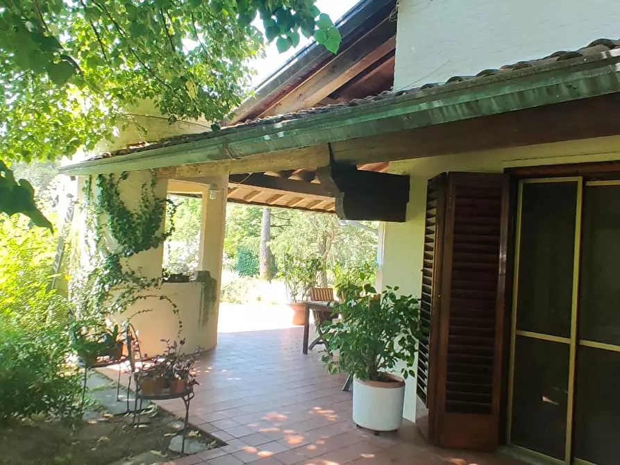 Immagine 25 di Villa in vendita  a Capannori