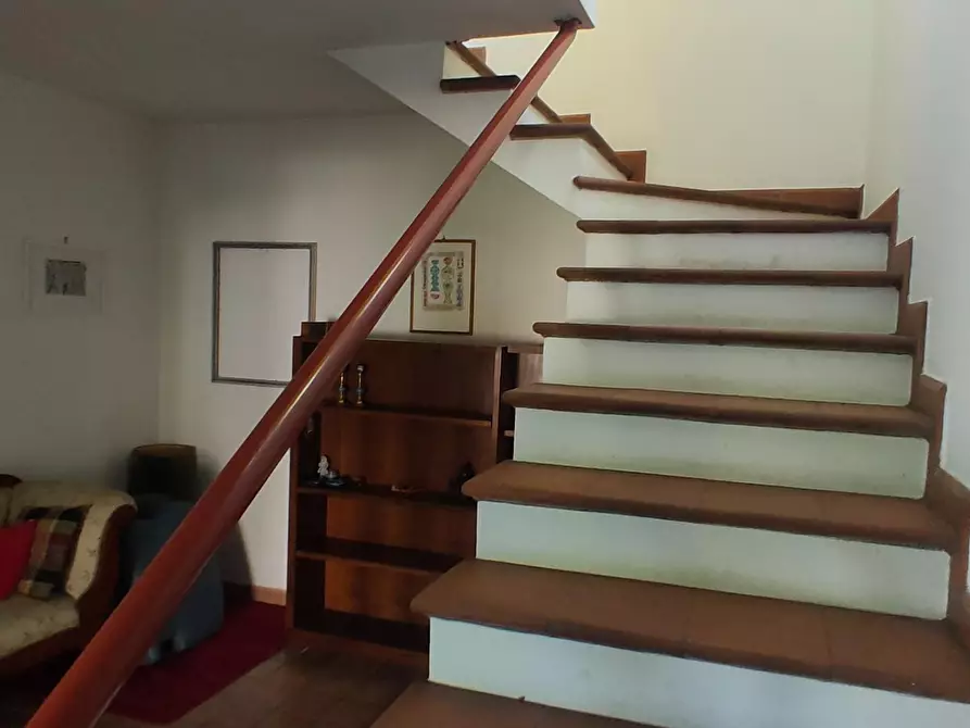 Immagine 34 di Villa in vendita  a Capannori