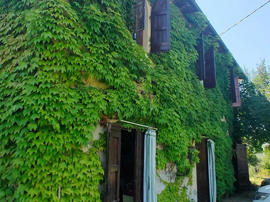 Immagine 40 di Villa in vendita  a Capannori