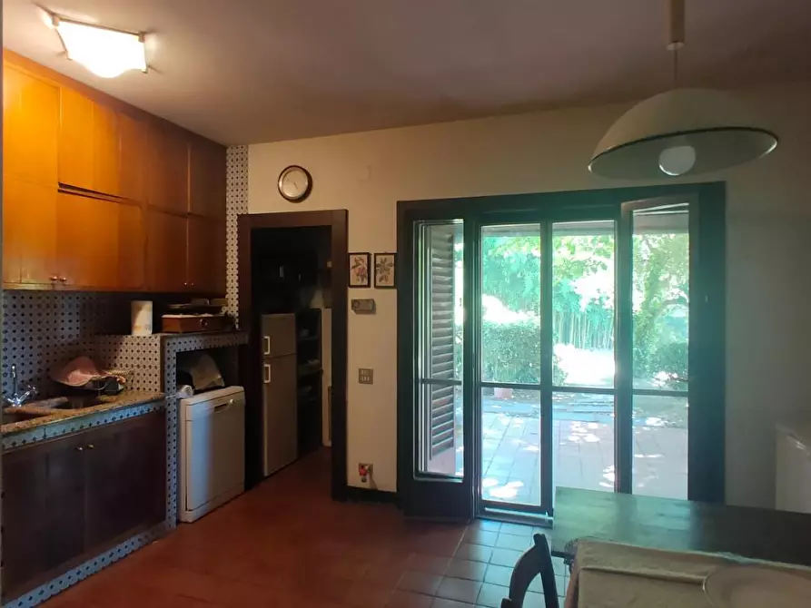 Immagine 9 di Villa in vendita  a Capannori