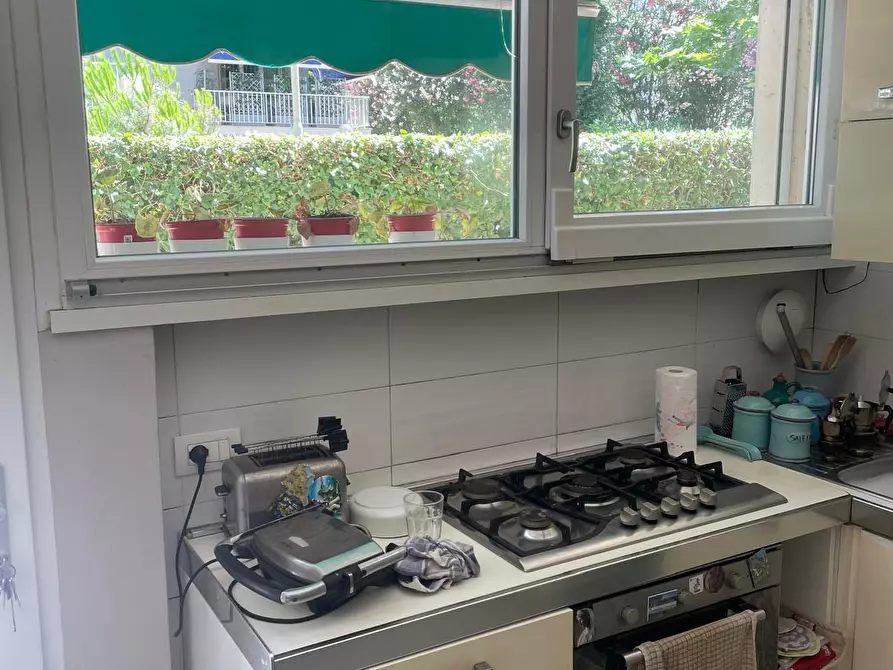 Immagine 10 di Appartamento in vendita  a Viareggio