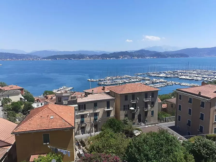 Immagine 2 di Mansarda in vendita  a Portovenere