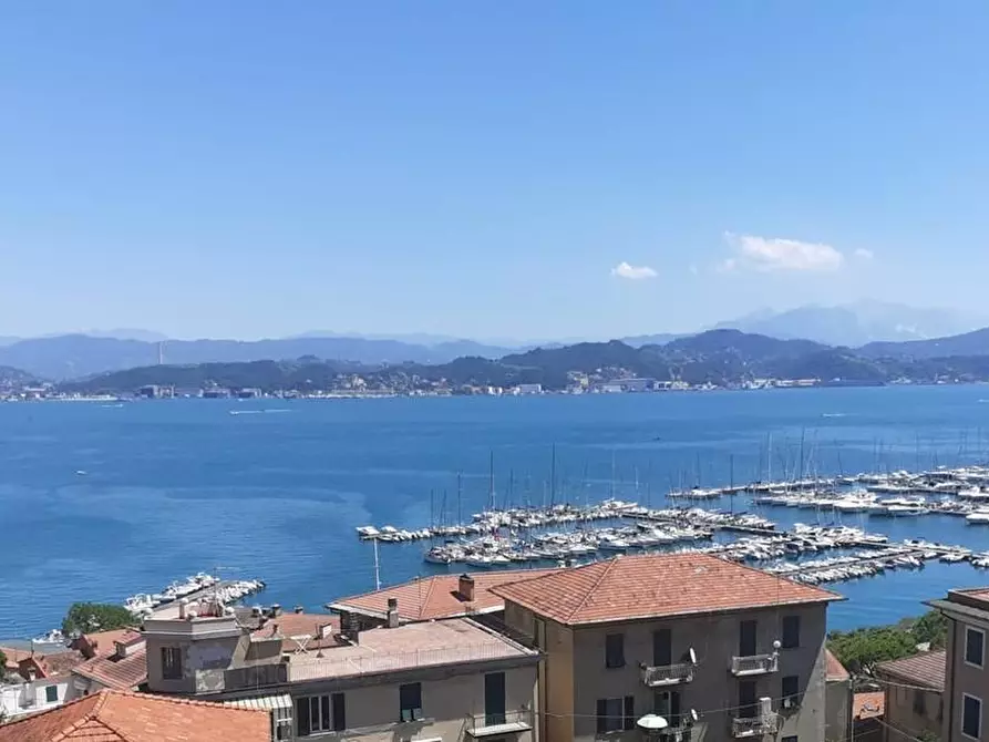 Immagine 3 di Mansarda in vendita  a Portovenere