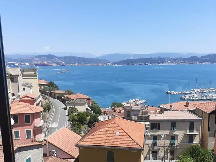 Immagine 10 di Mansarda in vendita  a Portovenere