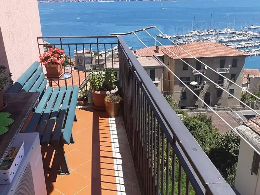 Immagine 12 di Mansarda in vendita  a Portovenere