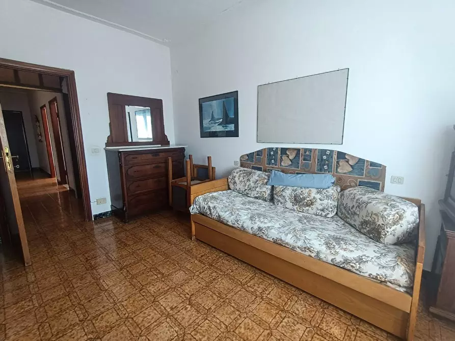 Immagine 10 di Appartamento in vendita  a Carrara