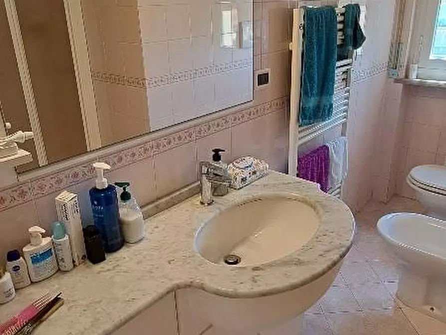 Immagine 25 di Appartamento in vendita  a Cascina