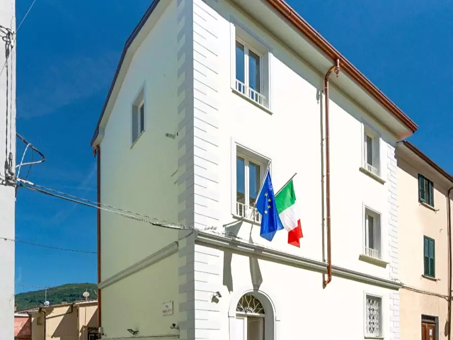 Immagine 1 di Ufficio in affitto  a Massa