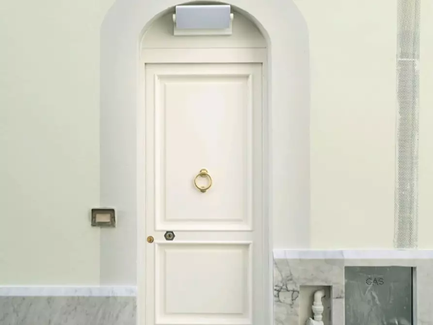 Immagine 3 di Ufficio in affitto  a Massa