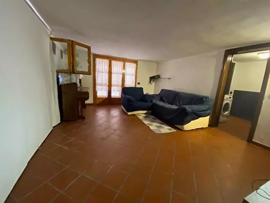 Immagine 9 di Villa in vendita  a Cascina