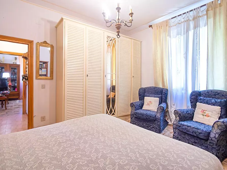 Immagine 11 di Casa trifamiliare in vendita  a Volterra