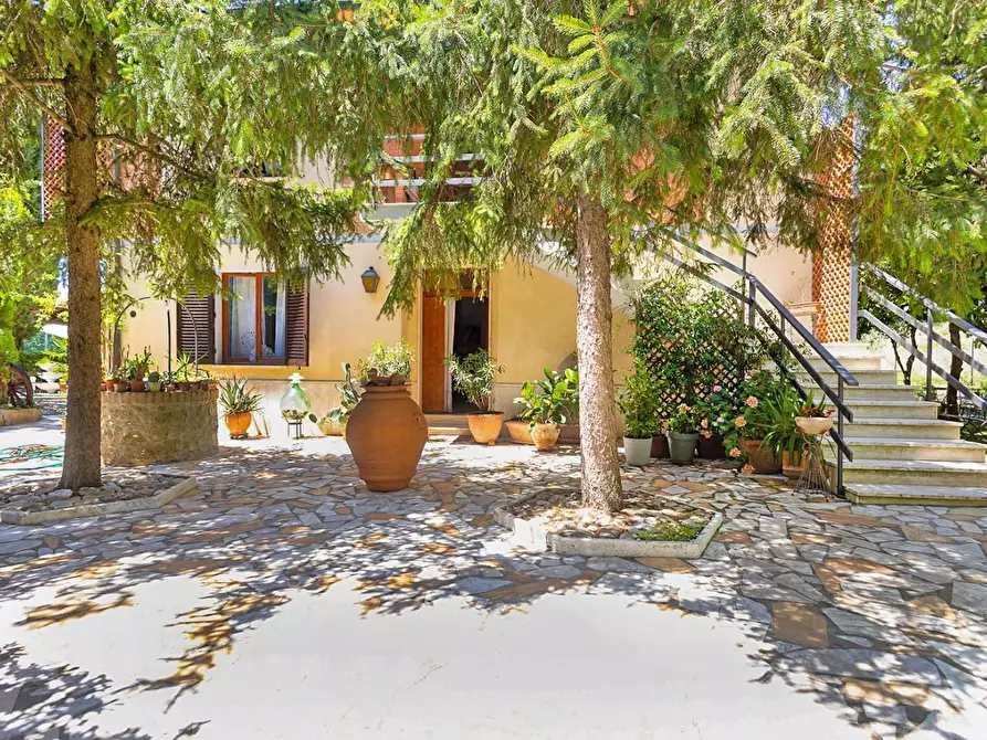 Immagine 35 di Casa trifamiliare in vendita  a Volterra