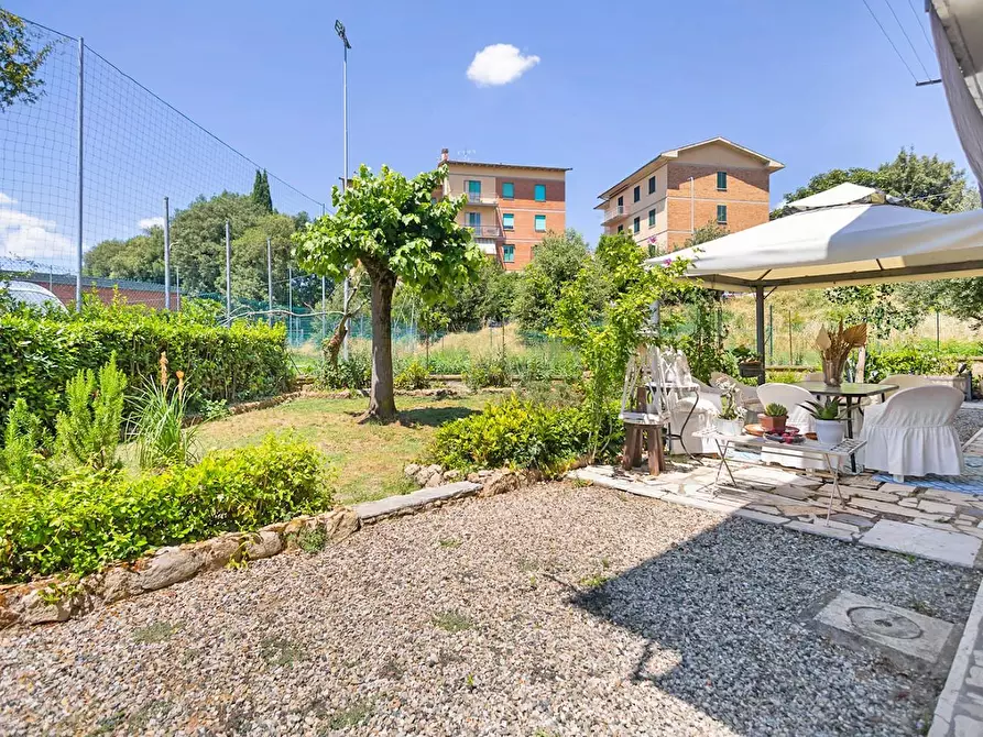 Immagine 45 di Casa trifamiliare in vendita  a Volterra