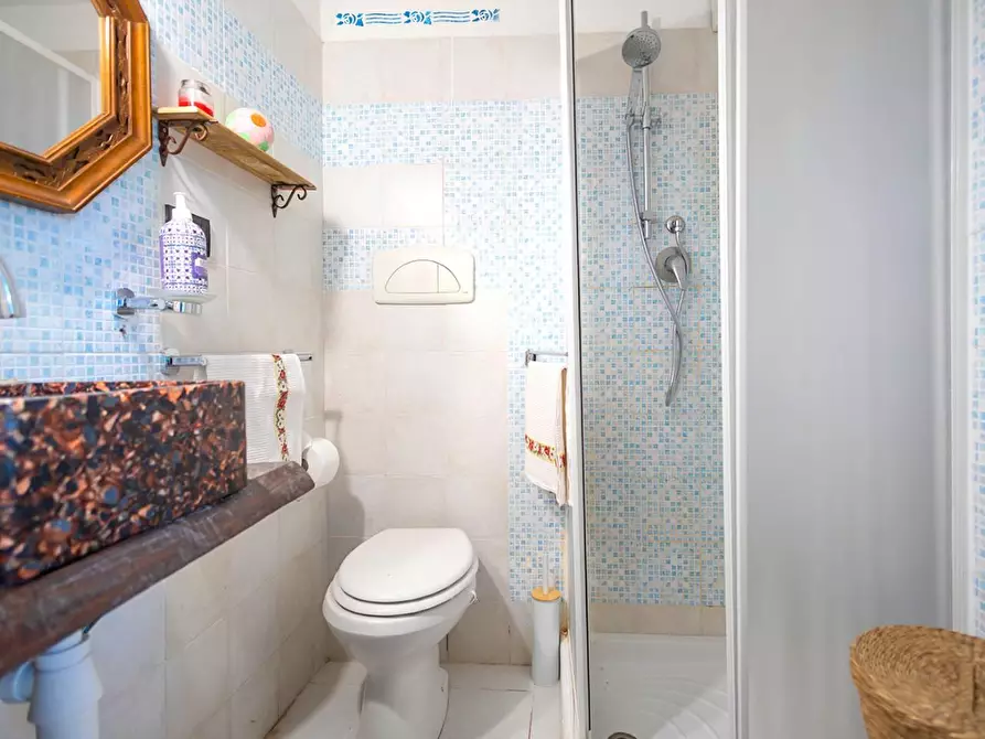 Immagine 9 di Casa trifamiliare in vendita  a Volterra