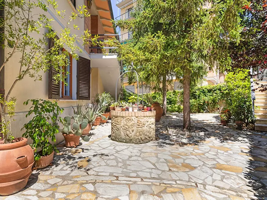 Immagine 40 di Casa trifamiliare in vendita  a Volterra