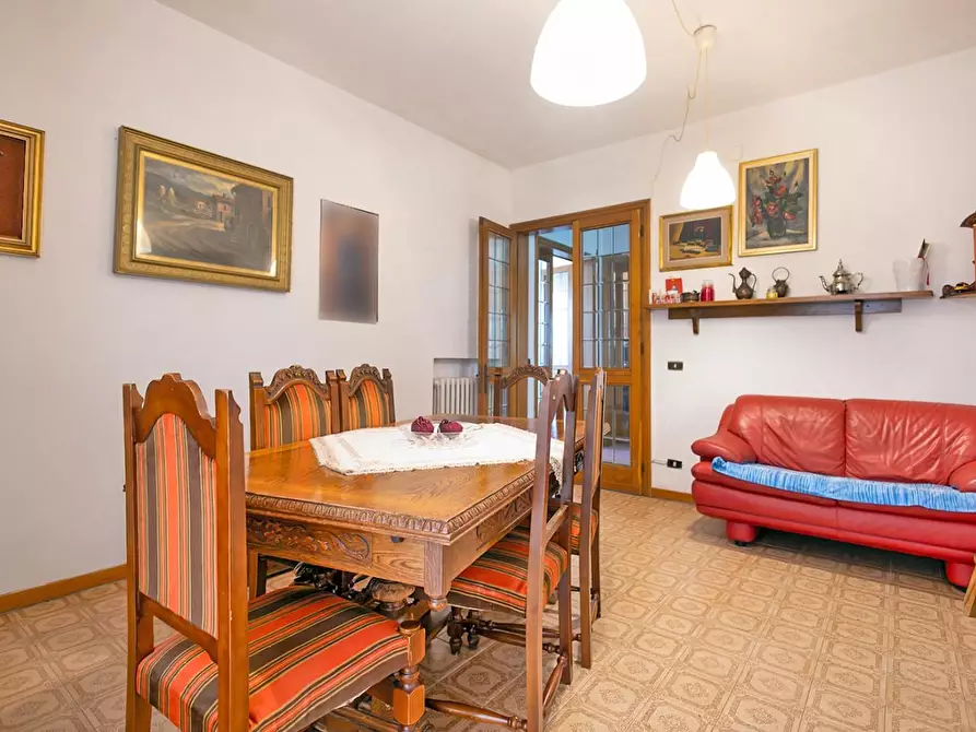 Immagine 21 di Casa trifamiliare in vendita  a Volterra