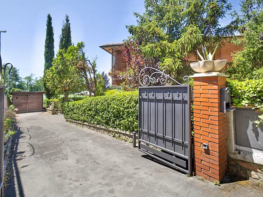 Immagine 42 di Casa trifamiliare in vendita  a Volterra