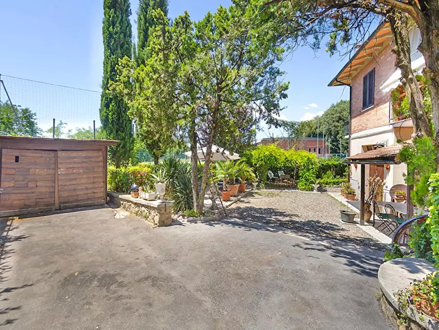 Immagine 43 di Casa trifamiliare in vendita  a Volterra