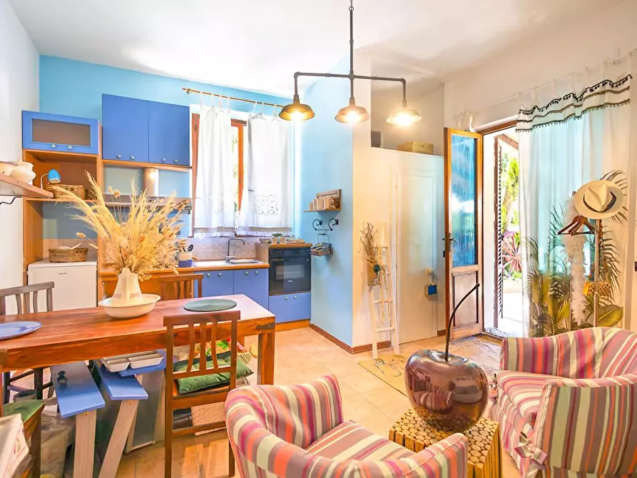 Immagine 3 di Casa trifamiliare in vendita  a Volterra