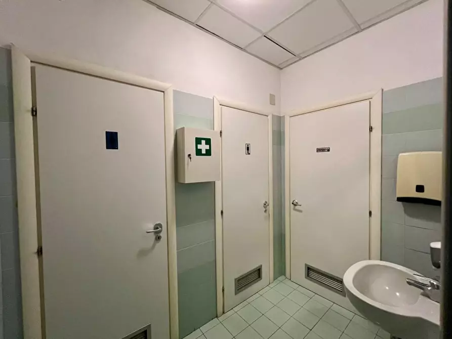 Immagine 17 di Ufficio in vendita  a Pisa