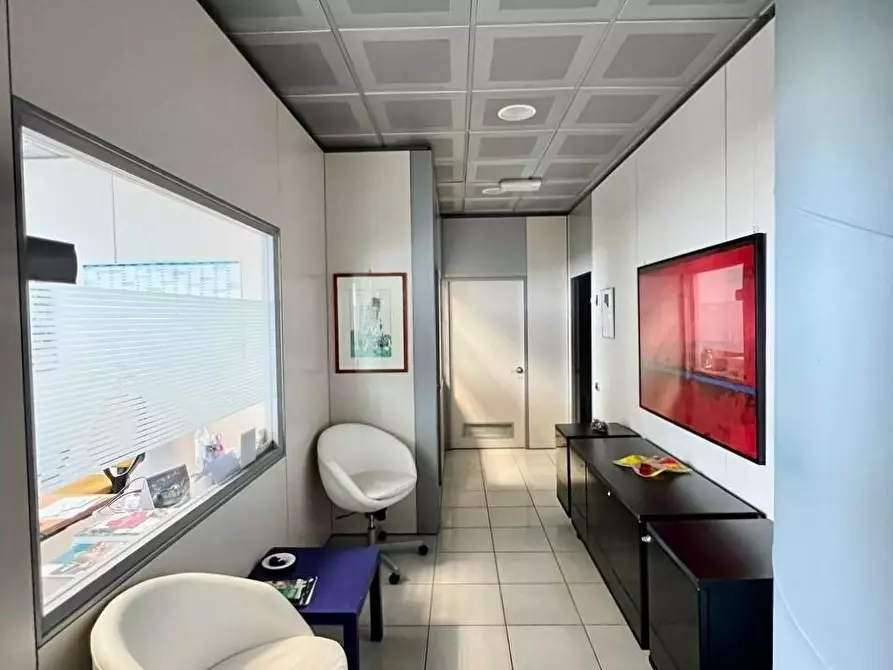 Immagine 16 di Ufficio in vendita  a Pisa