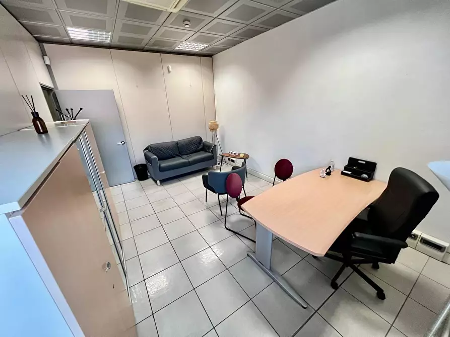 Immagine 5 di Ufficio in vendita  a Pisa