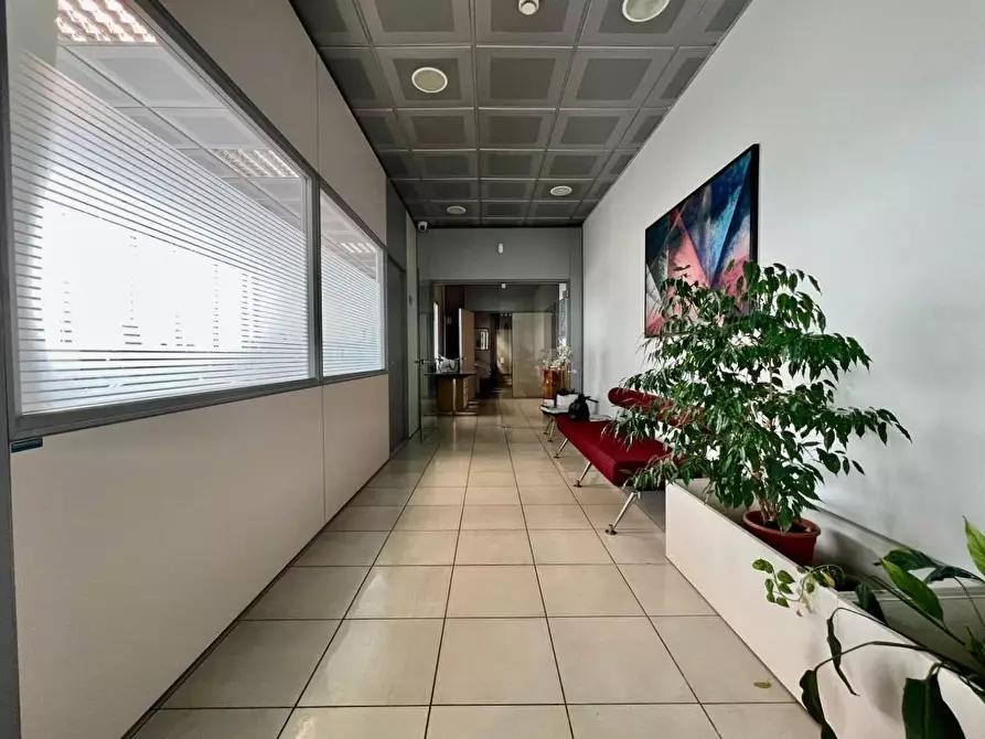 Immagine 3 di Ufficio in vendita  a Pisa