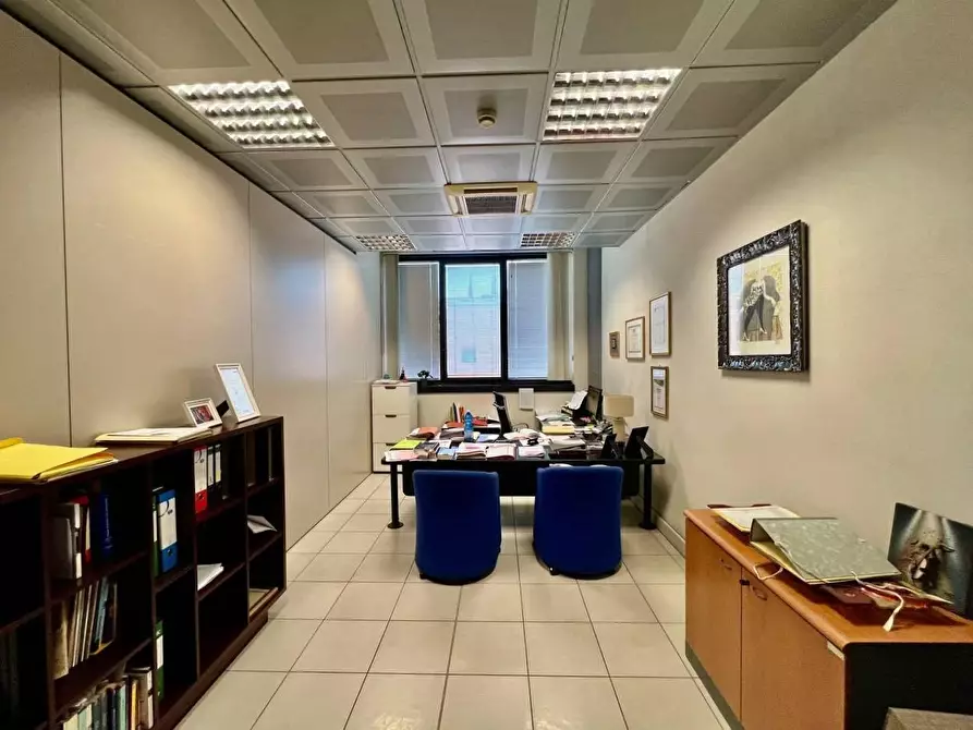 Immagine 8 di Ufficio in vendita  a Pisa
