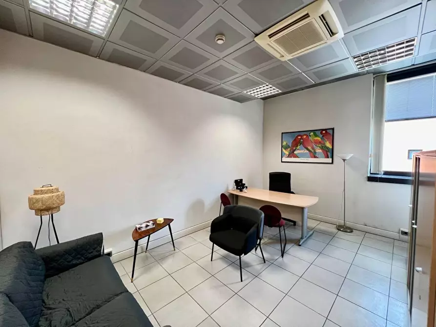 Immagine 6 di Ufficio in vendita  a Pisa