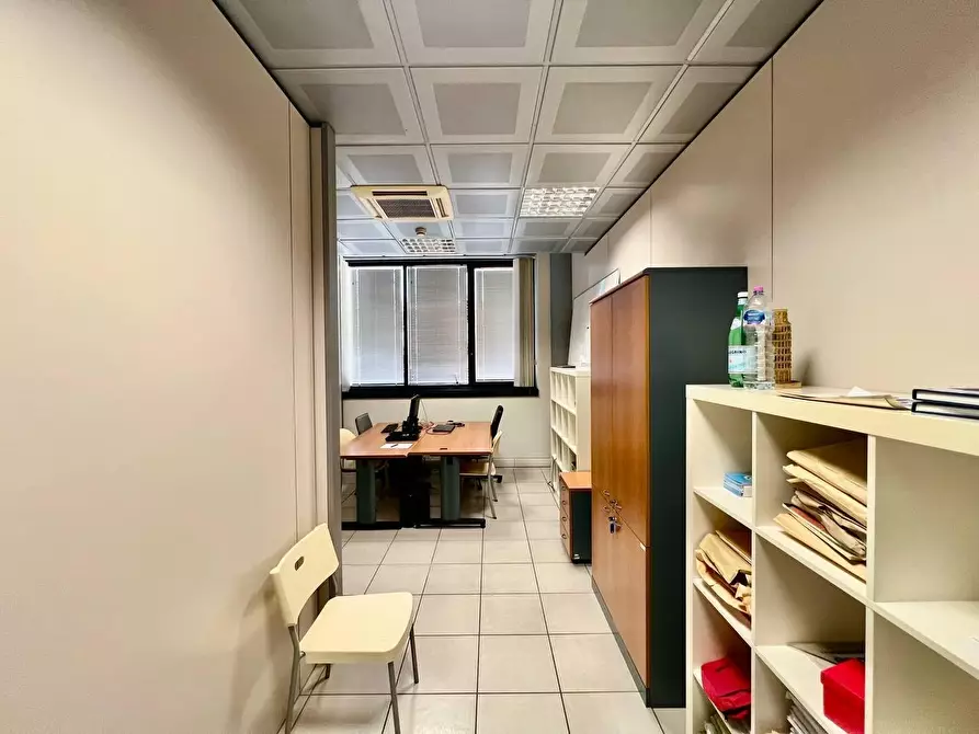 Immagine 14 di Ufficio in vendita  a Pisa