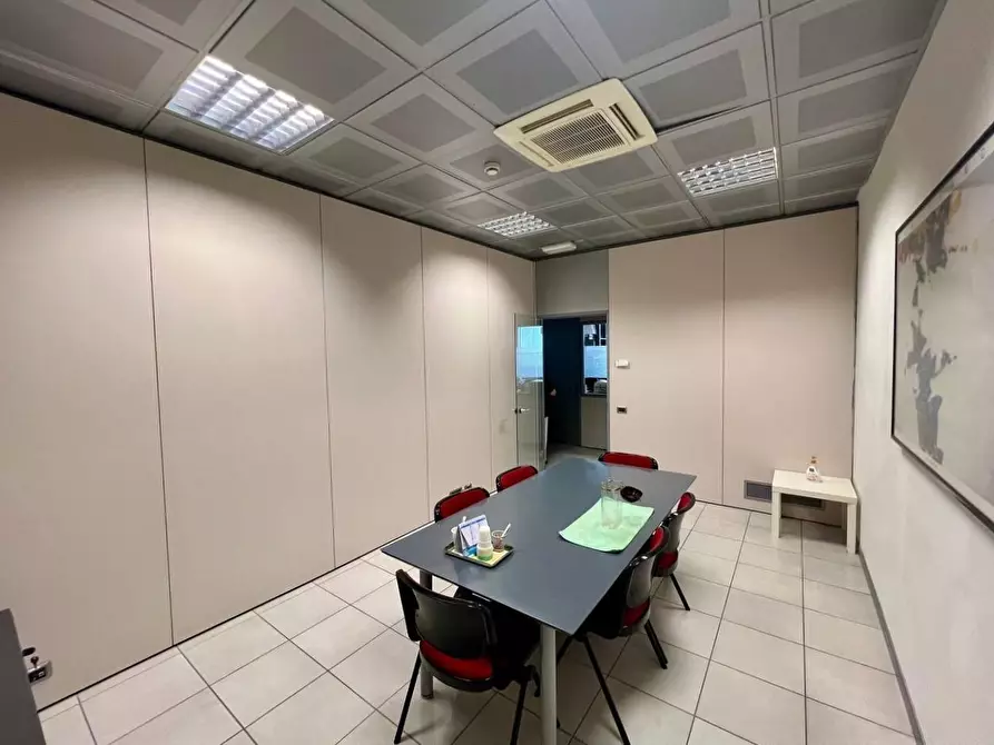 Immagine 2 di Ufficio in vendita  a Pisa