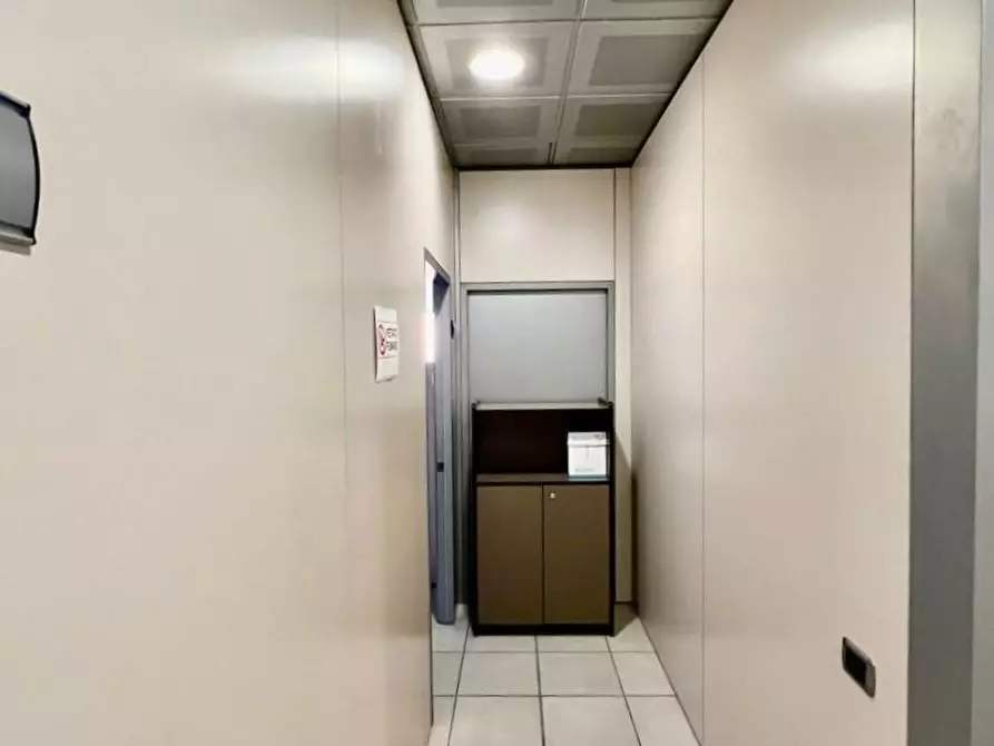 Immagine 7 di Ufficio in vendita  a Pisa