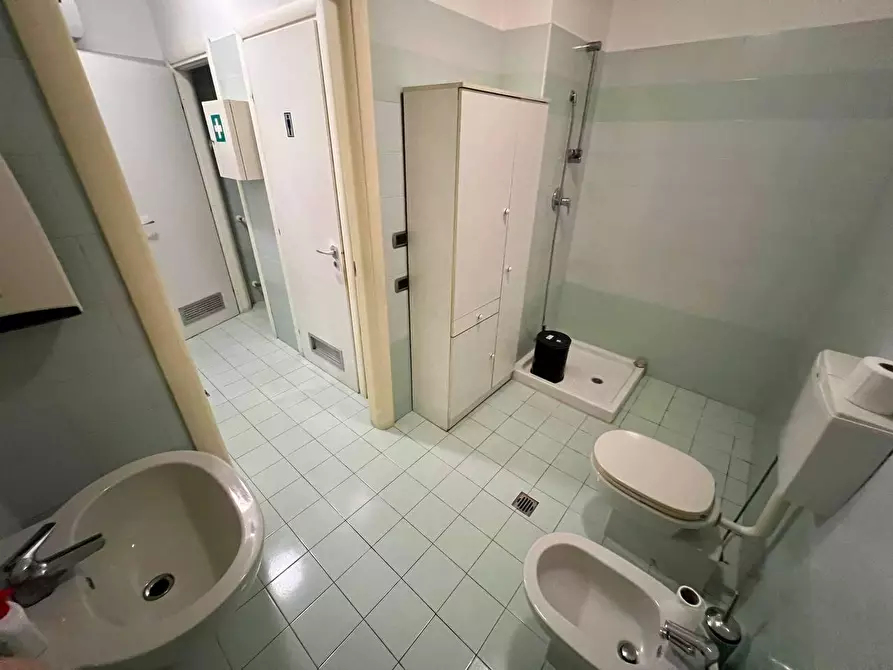 Immagine 18 di Ufficio in vendita  a Pisa