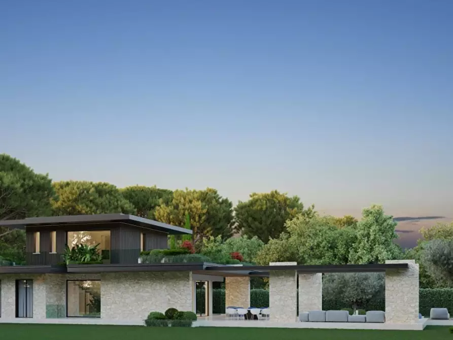 Immagine 2 di Villa in vendita  a Forte Dei Marmi