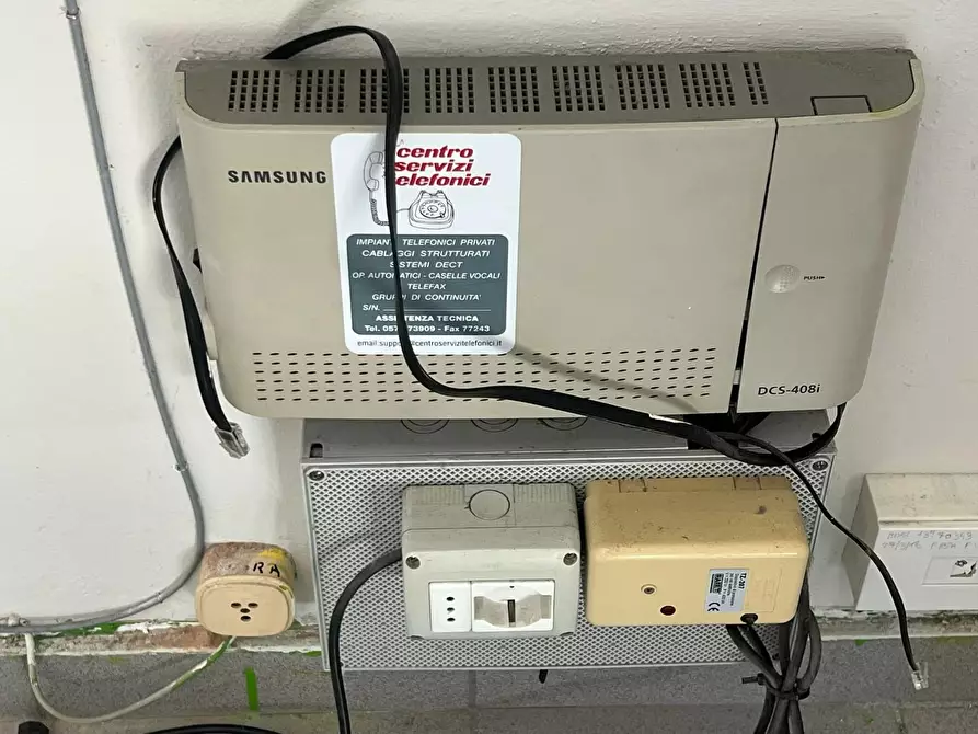 Immagine 22 di Negozio in affitto  a Empoli