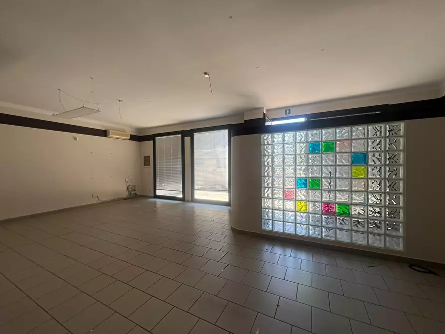 Immagine 5 di Negozio in affitto  a Empoli