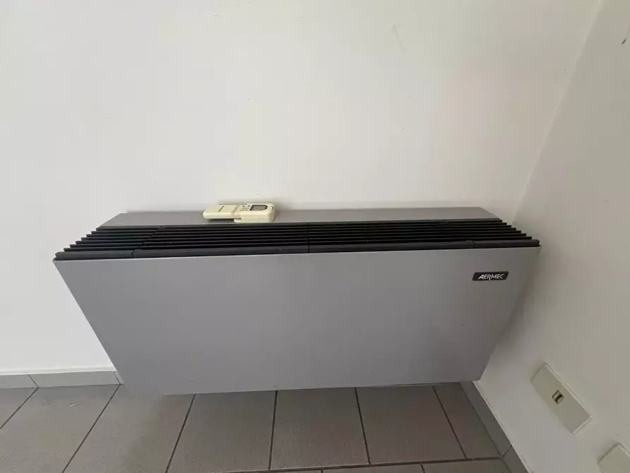 Immagine 19 di Negozio in affitto  a Empoli