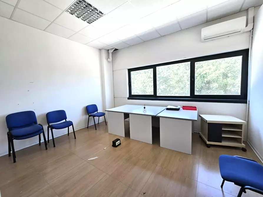 Immagine 7 di Ufficio in vendita  a Colle Di Val D'elsa
