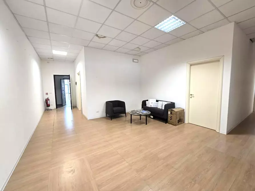 Immagine 1 di Ufficio in vendita  a Colle Di Val D'elsa