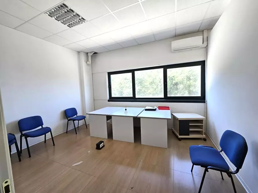 Immagine 6 di Ufficio in vendita  a Colle Di Val D'elsa
