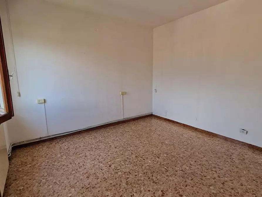 Immagine 13 di Appartamento in vendita  a Carrara