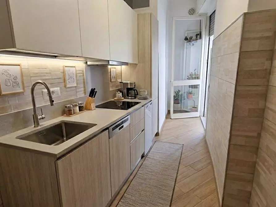 Immagine 9 di Appartamento in vendita  a Carrara