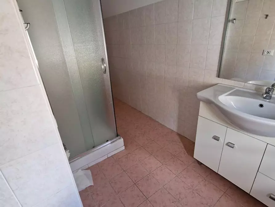 Immagine 9 di Appartamento in vendita  a Carrara