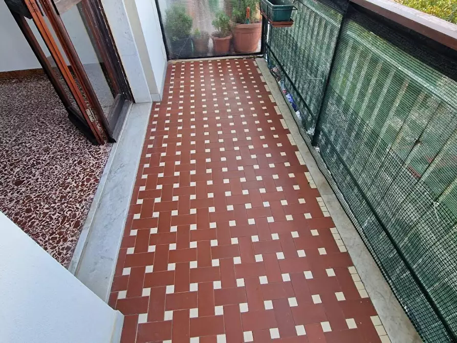 Immagine 16 di Appartamento in vendita  a Carrara