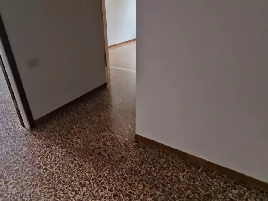 Immagine 11 di Appartamento in vendita  a Carrara