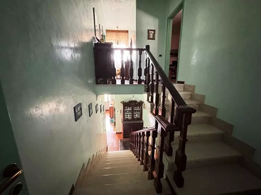 Immagine 20 di Villa in vendita  a Massa