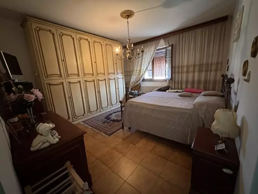 Immagine 23 di Villa in vendita  a Massa