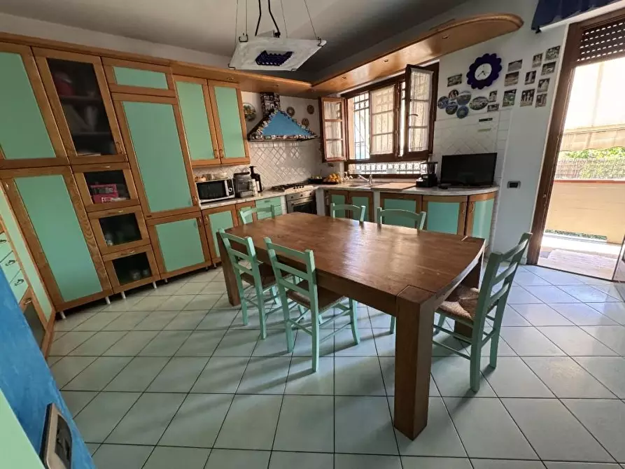 Immagine 10 di Villa in vendita  a Massa