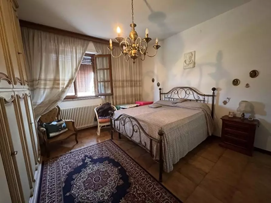 Immagine 24 di Villa in vendita  a Massa