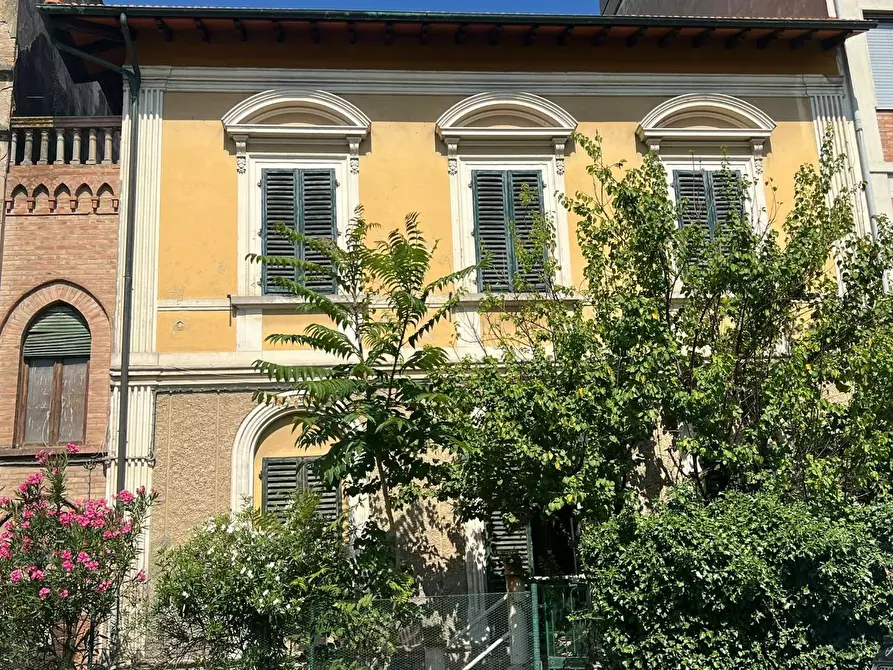 Immagine 2 di Villa in vendita  a Castelfiorentino